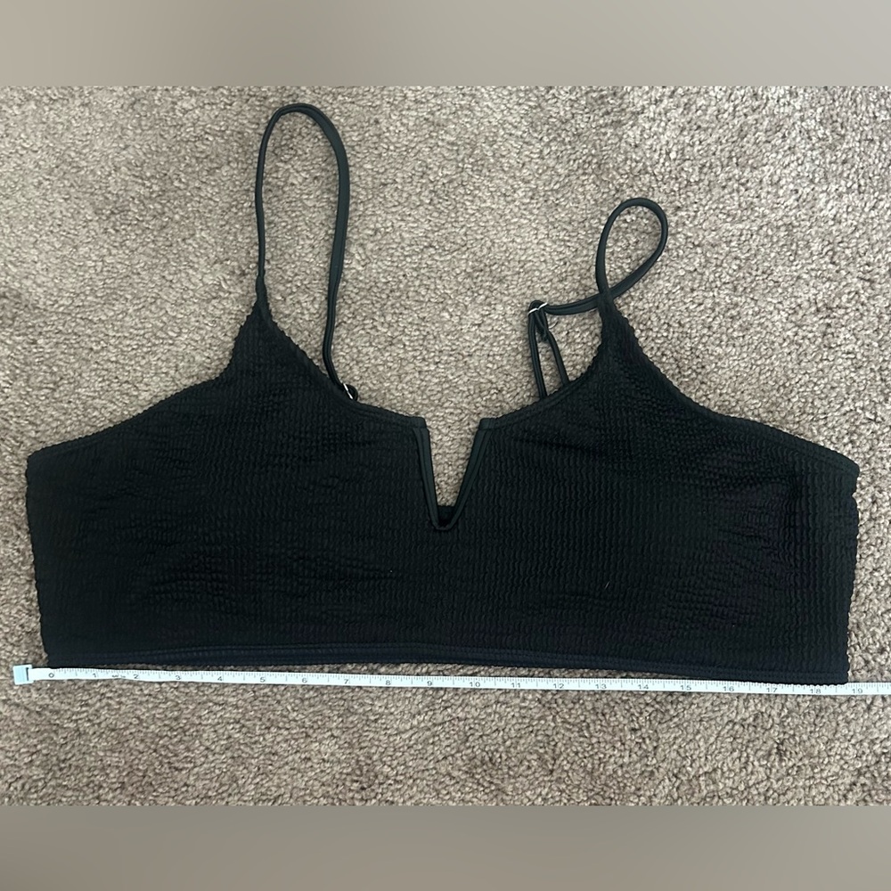 SHEIN Black Textured Swim Top
